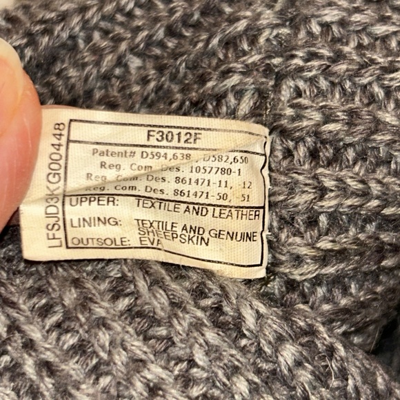 UGG Classic Cardy boots in gray 8 - Picture 13 of 13